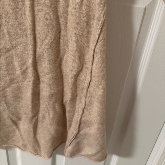 Subtle Luxury 100% Cashmere Sweater Tan Beige Raw Hem Flowy XS/S Small - Picture 11 of 16